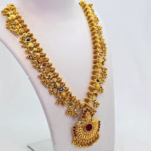 The Preksha Antique Goldforming Saaj