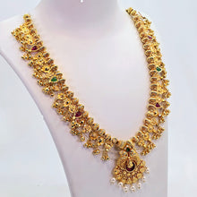 The Priti Antique Goldforming Saaj