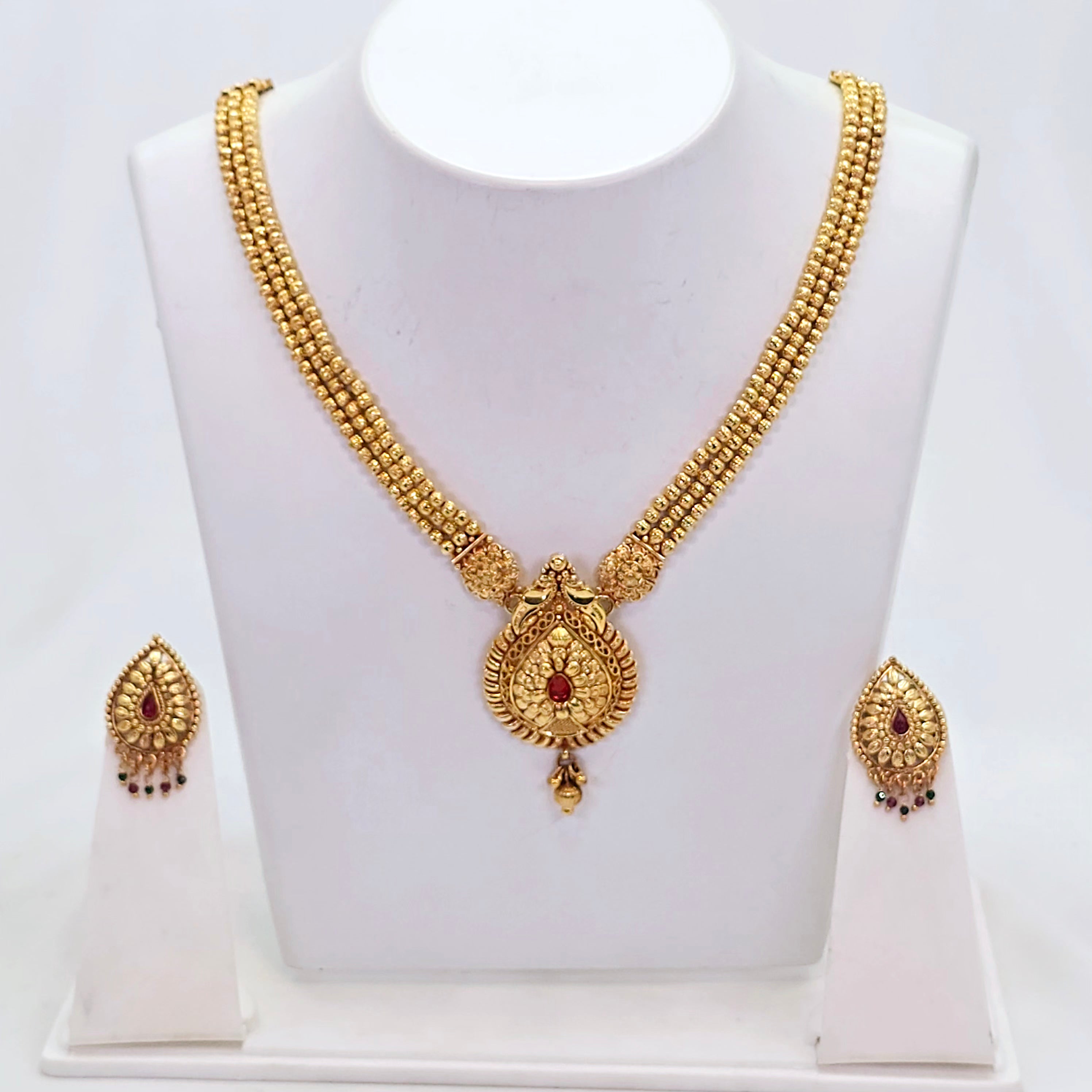The Anushri Antique Goldforming Necklace