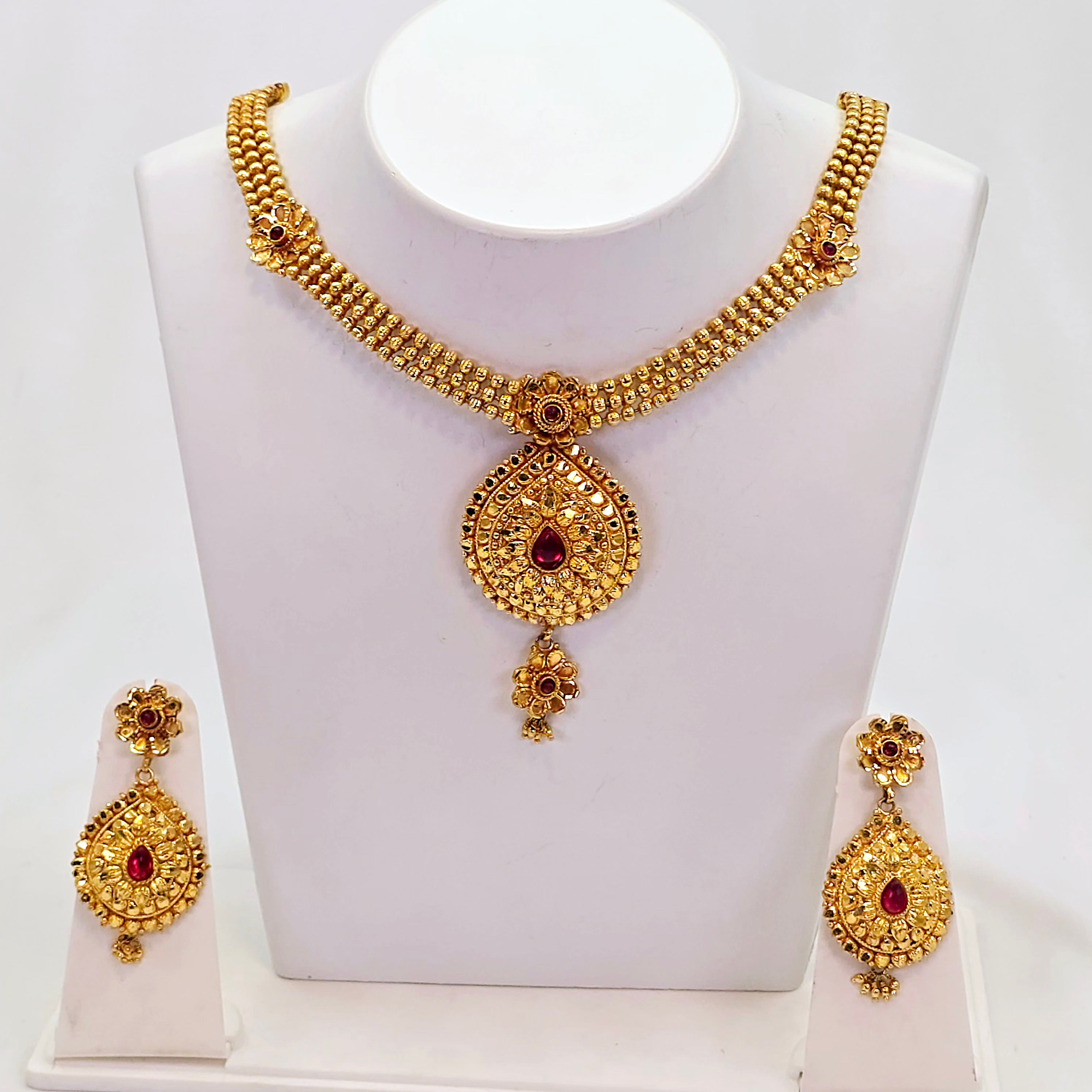 The Arnika Antique Goldforming Necklace