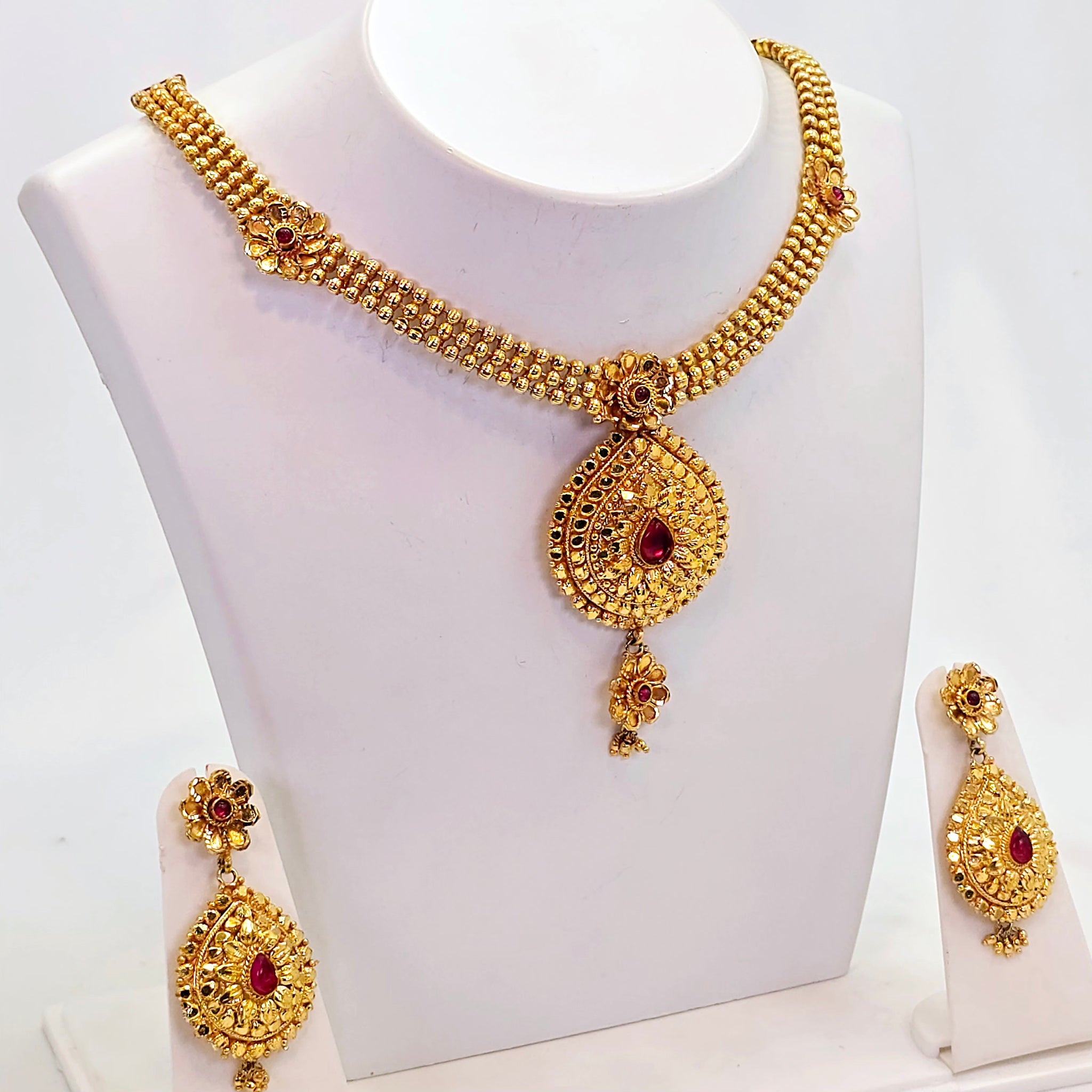The Arnika Antique Goldforming Necklace