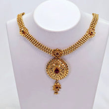 The Arnika Antique Goldforming Necklace