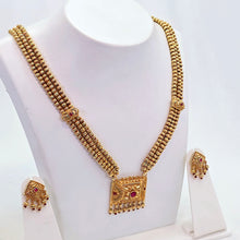 The Madhura Antique Goldforming Necklace