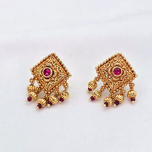 The Madhura Antique Goldforming Necklace