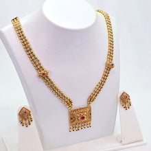 The Manavi Antique Goldforming Necklace
