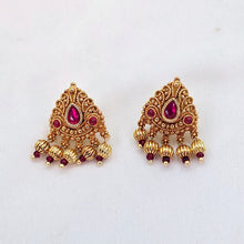 The Nehal Antique Goldforming Necklace