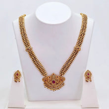 The Pihu Antique Goldforming Necklace