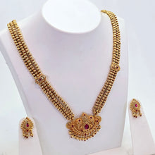 The Pihu Antique Goldforming Necklace