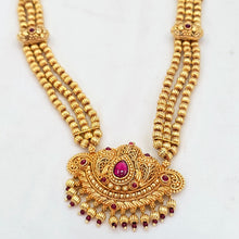 The Pihu Antique Goldforming Necklace