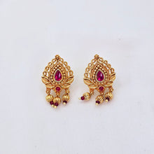 The Pihu Antique Goldforming Necklace