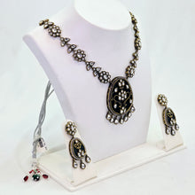 The Nyomi Victorian Polish Necklace