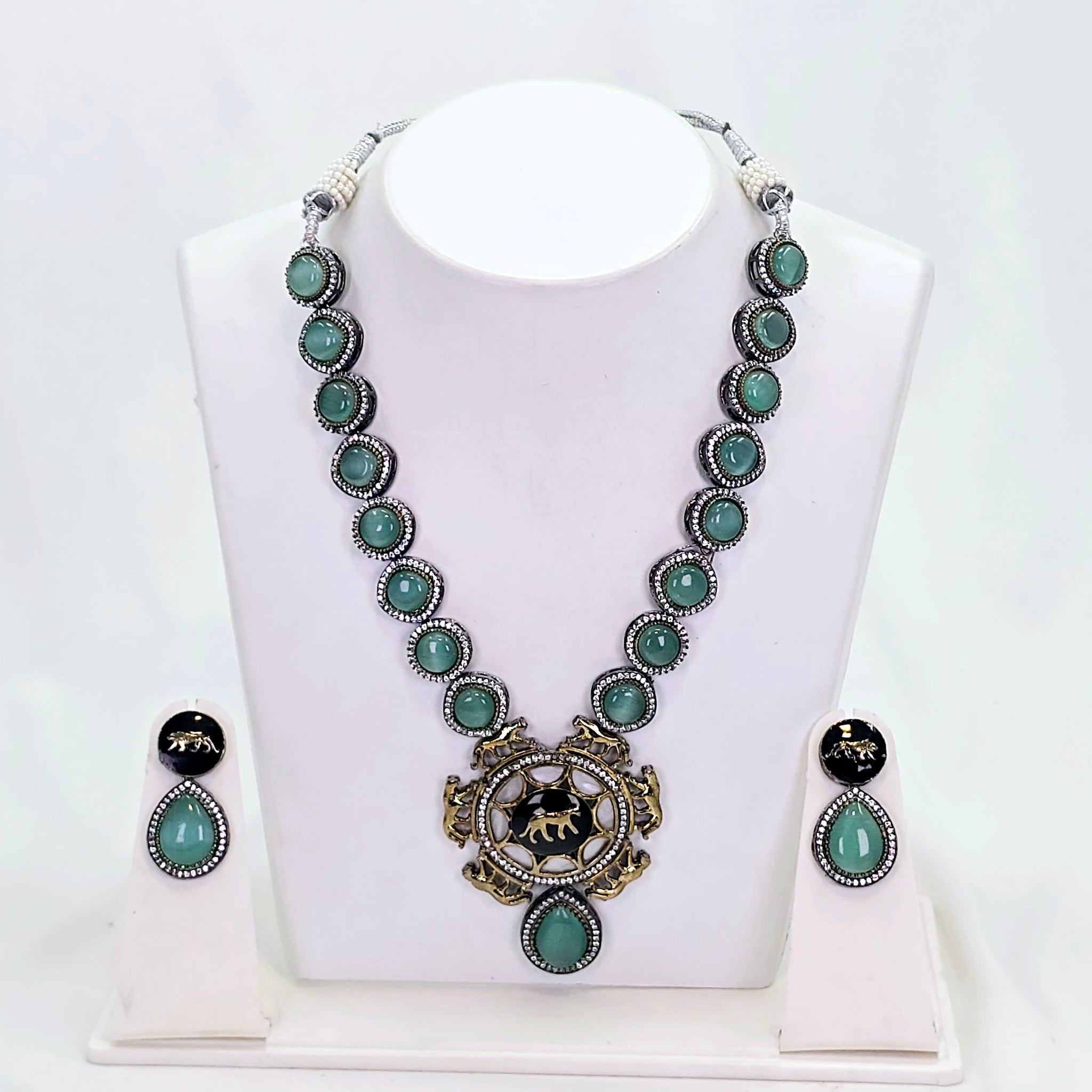 The Lisa Sabyasachi Necklace