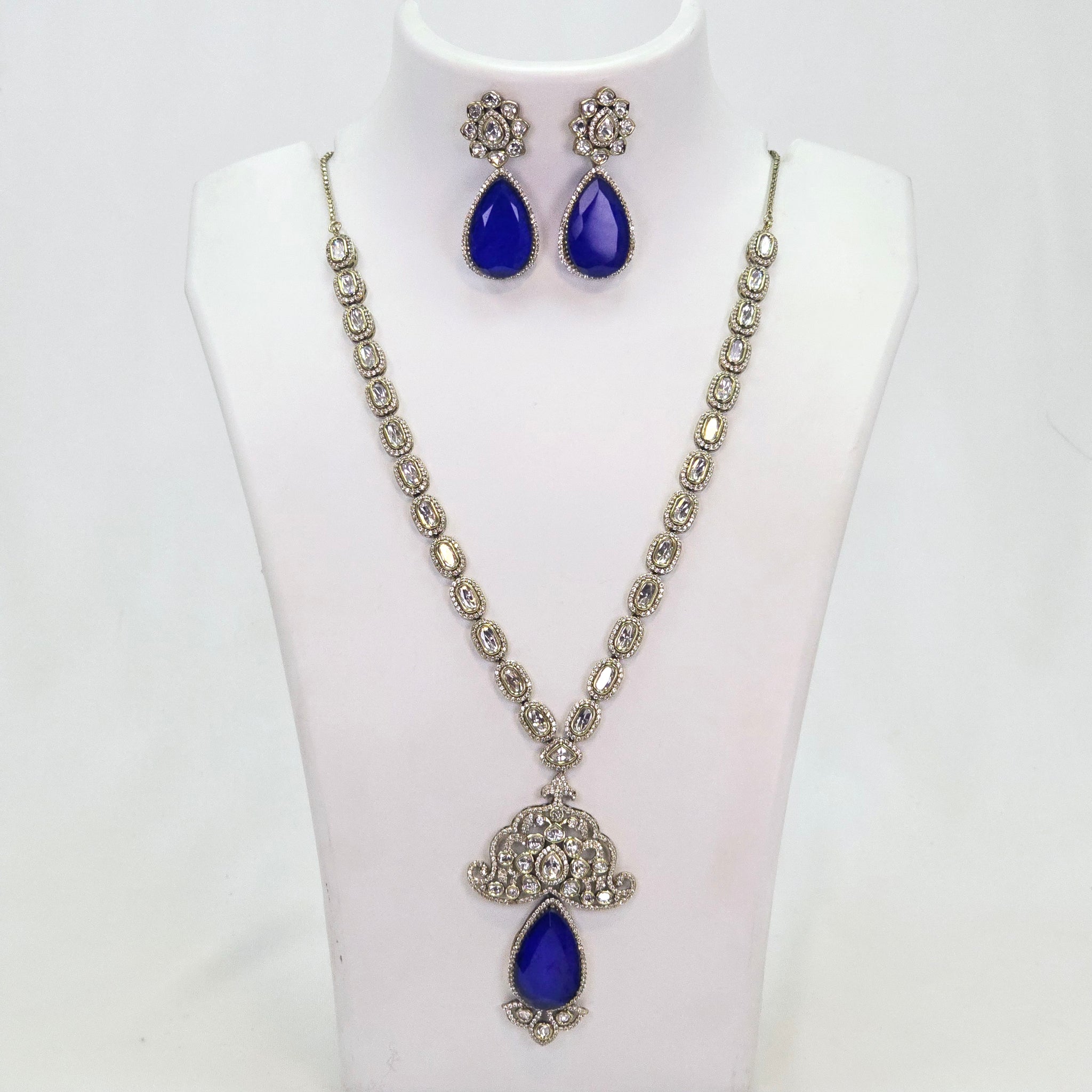 The Livia Victorian Polish Necklace