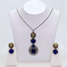 The Elliot Sabyasachi Pendant Earring Set