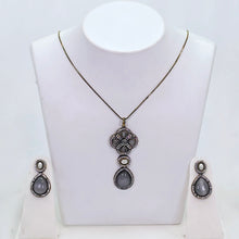The Emryn Sabyasachi Pendant Earring Set