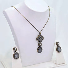 The Emryn Sabyasachi Pendant Earring Set