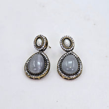 The Emryn Sabyasachi Pendant Earring Set