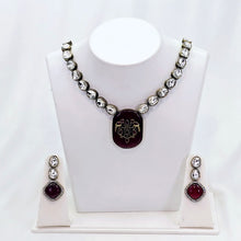 The Giana Victorian Polish Necklace