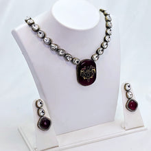 The Giana Victorian Polish Necklace