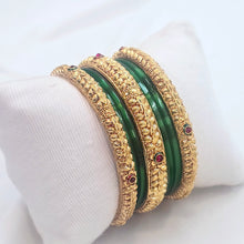 The Saisha Antique Goldforming Bangle