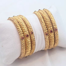 The Saisha Antique Goldforming Bangle
