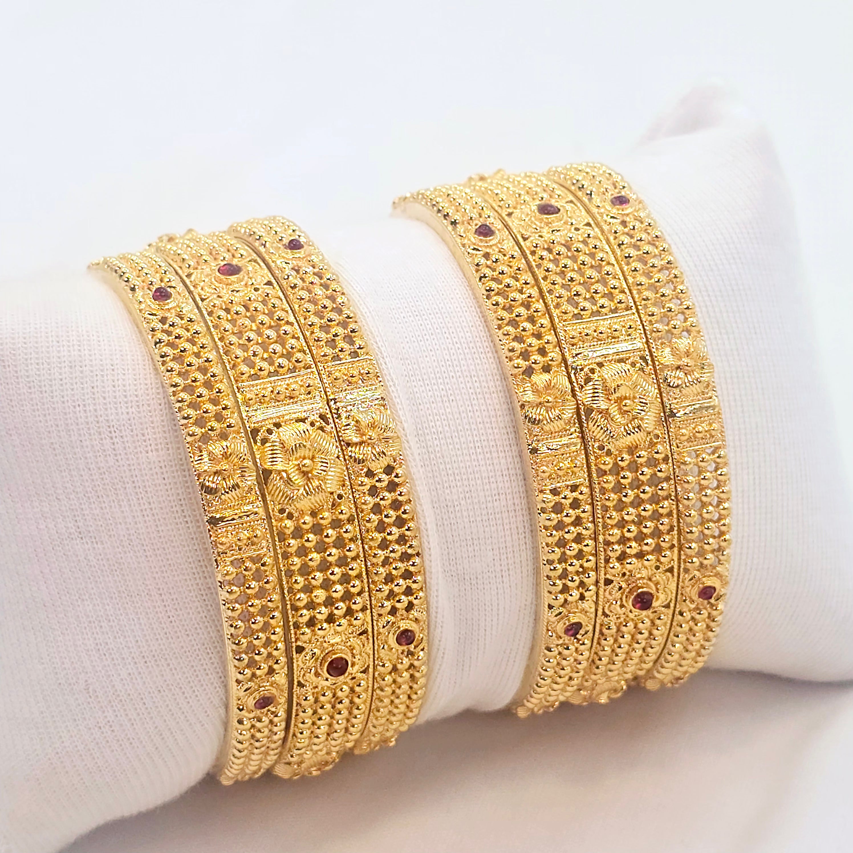 The Sakina Antique Goldforming Bangle