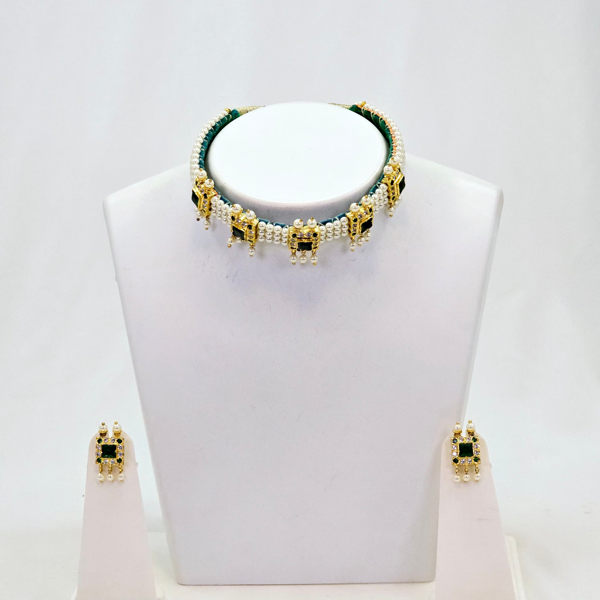 The Srushti Moti Necklace