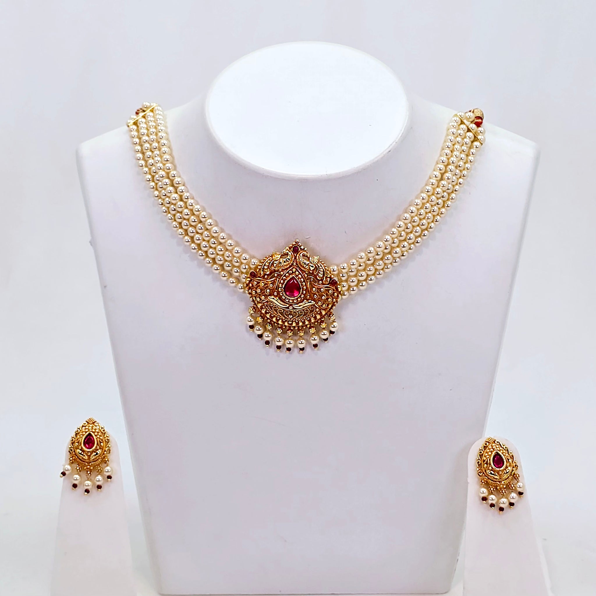 The Harshika Moti Necklace