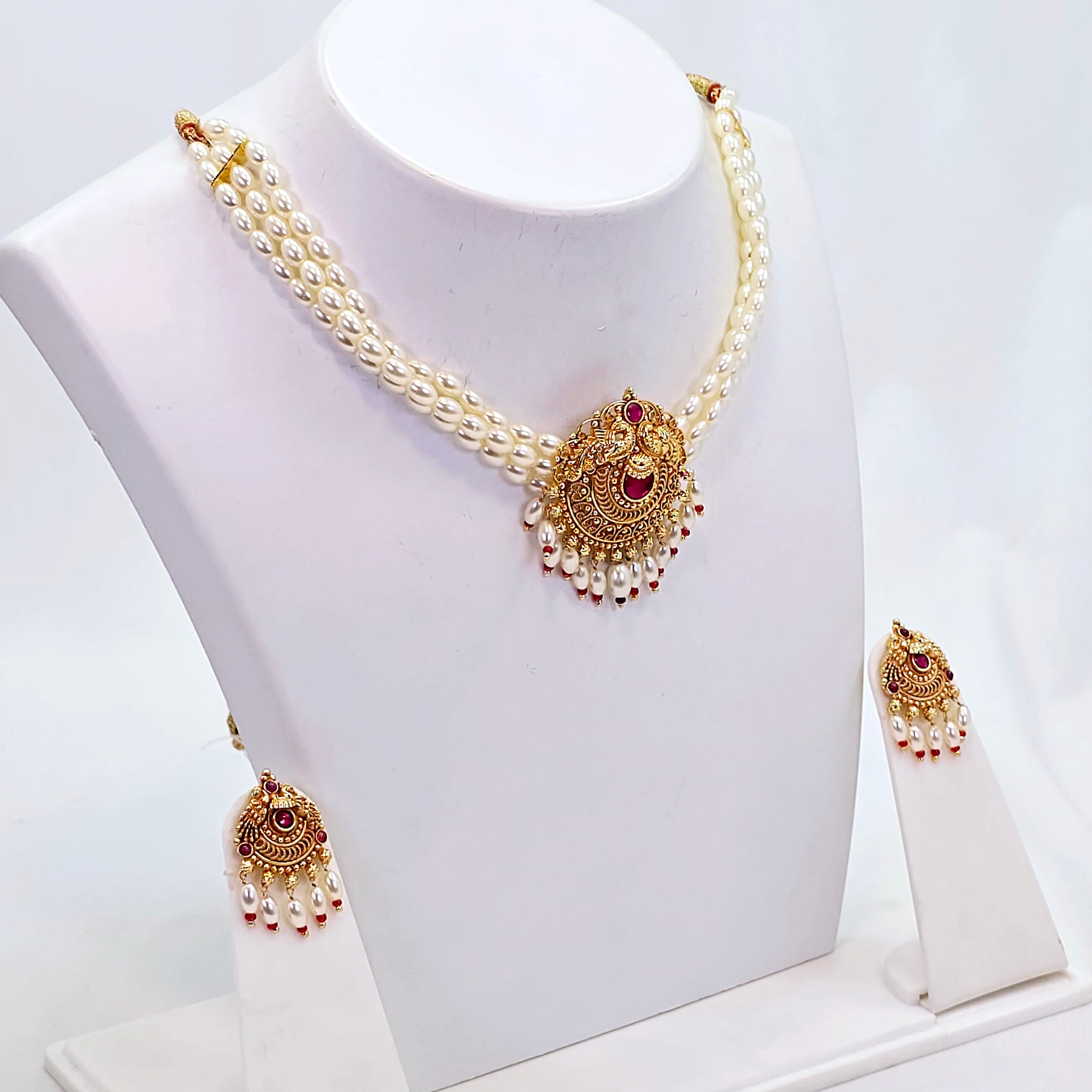 The Eva Moti Necklace