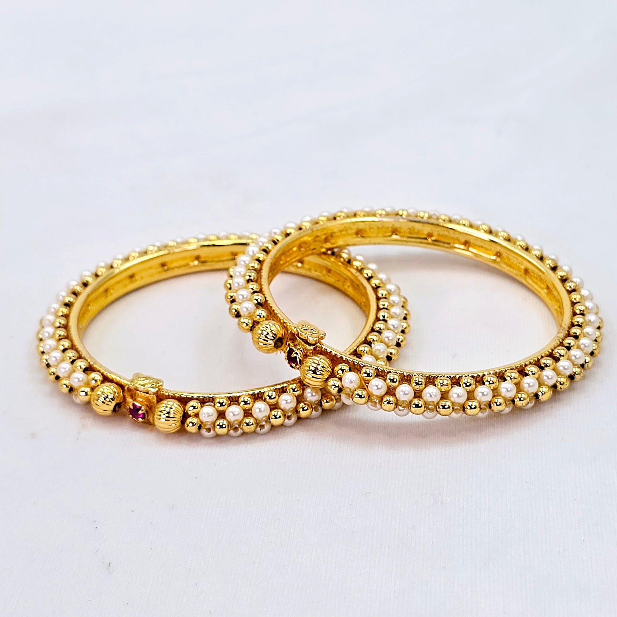 The Dhvani Moti Bangle