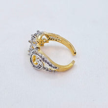 The Seleni Yellowgold A.D Ring