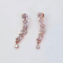 The Finch Rosegold A.D Necklace