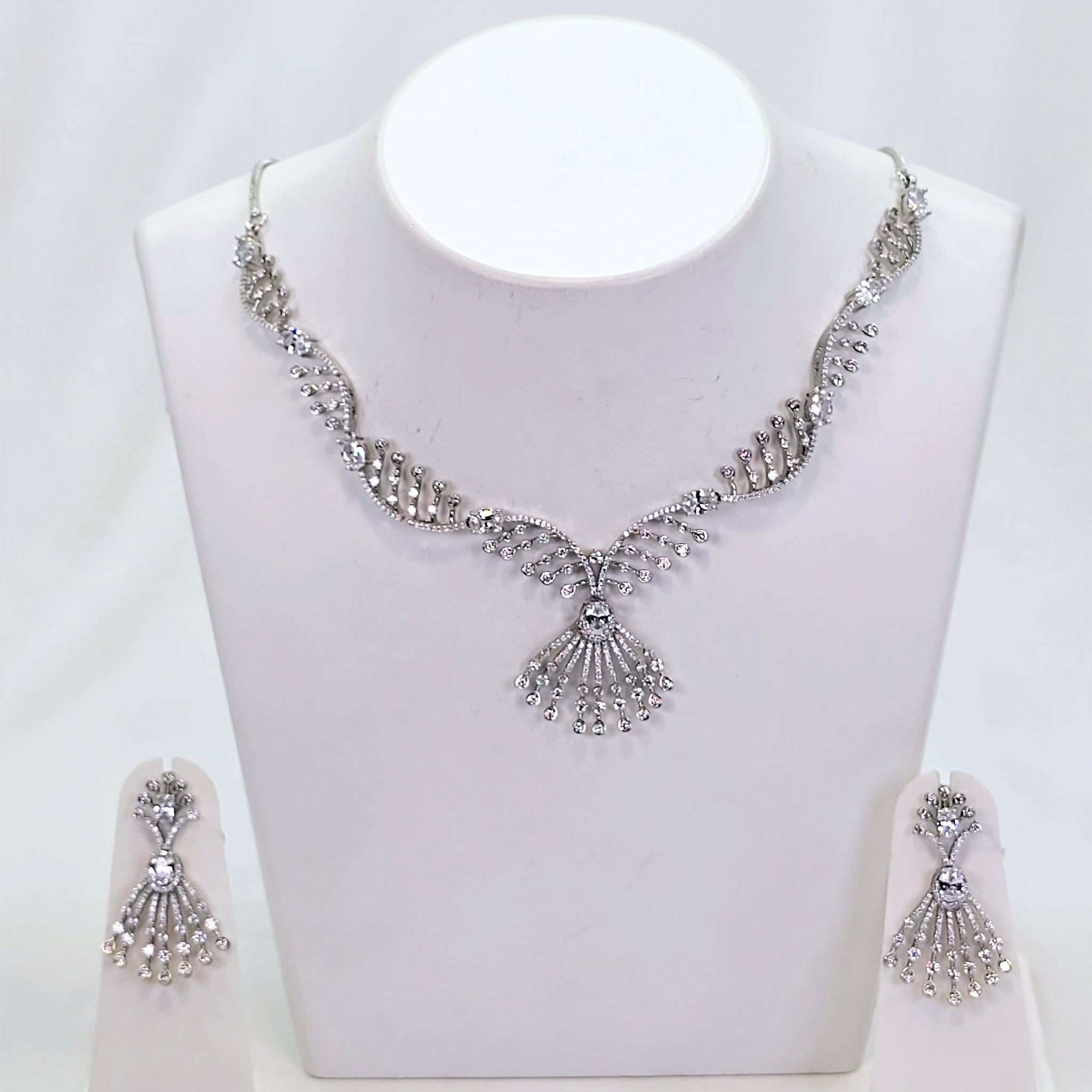The Tirza Whitegold A.D Necklace