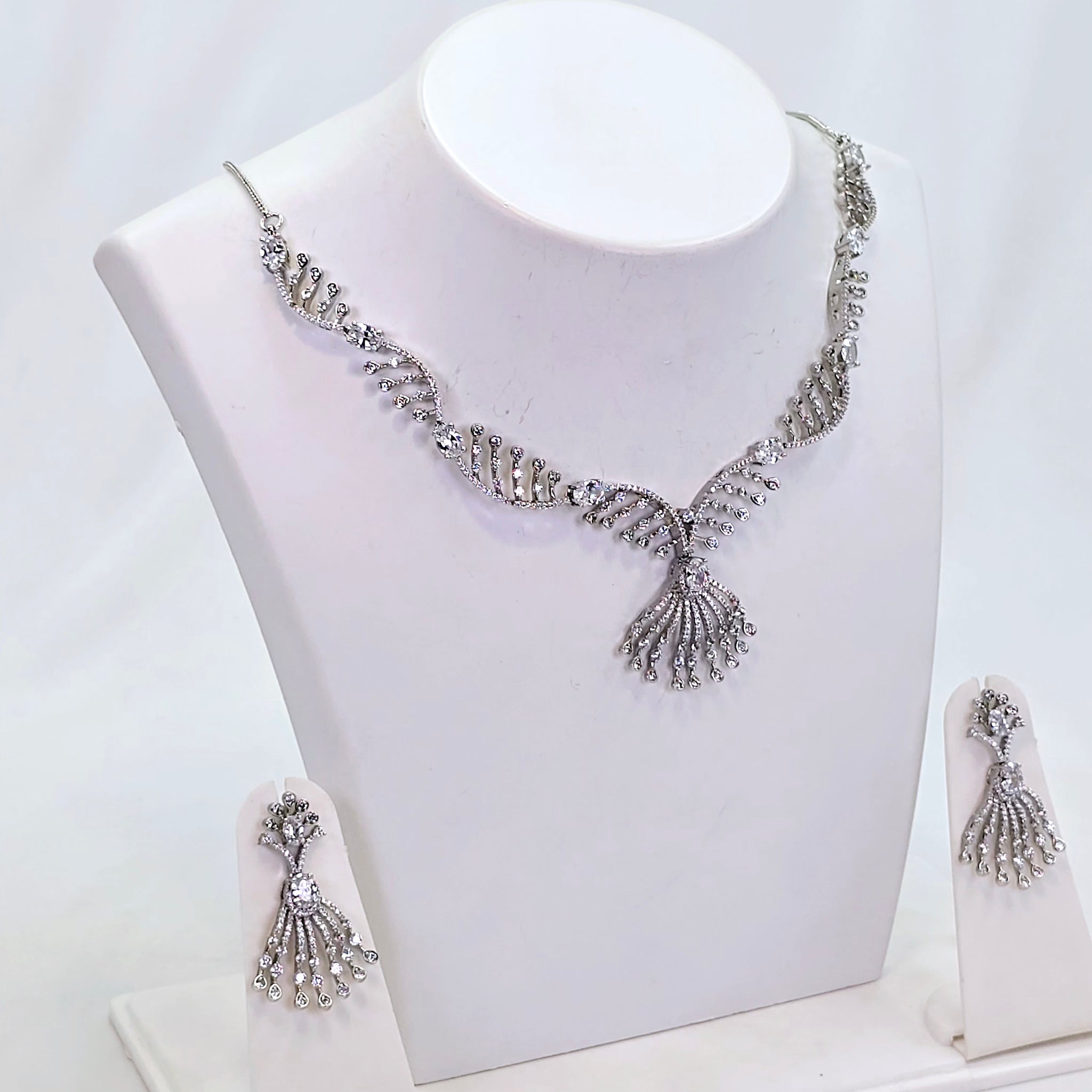 The Tirza Whitegold A.D Necklace