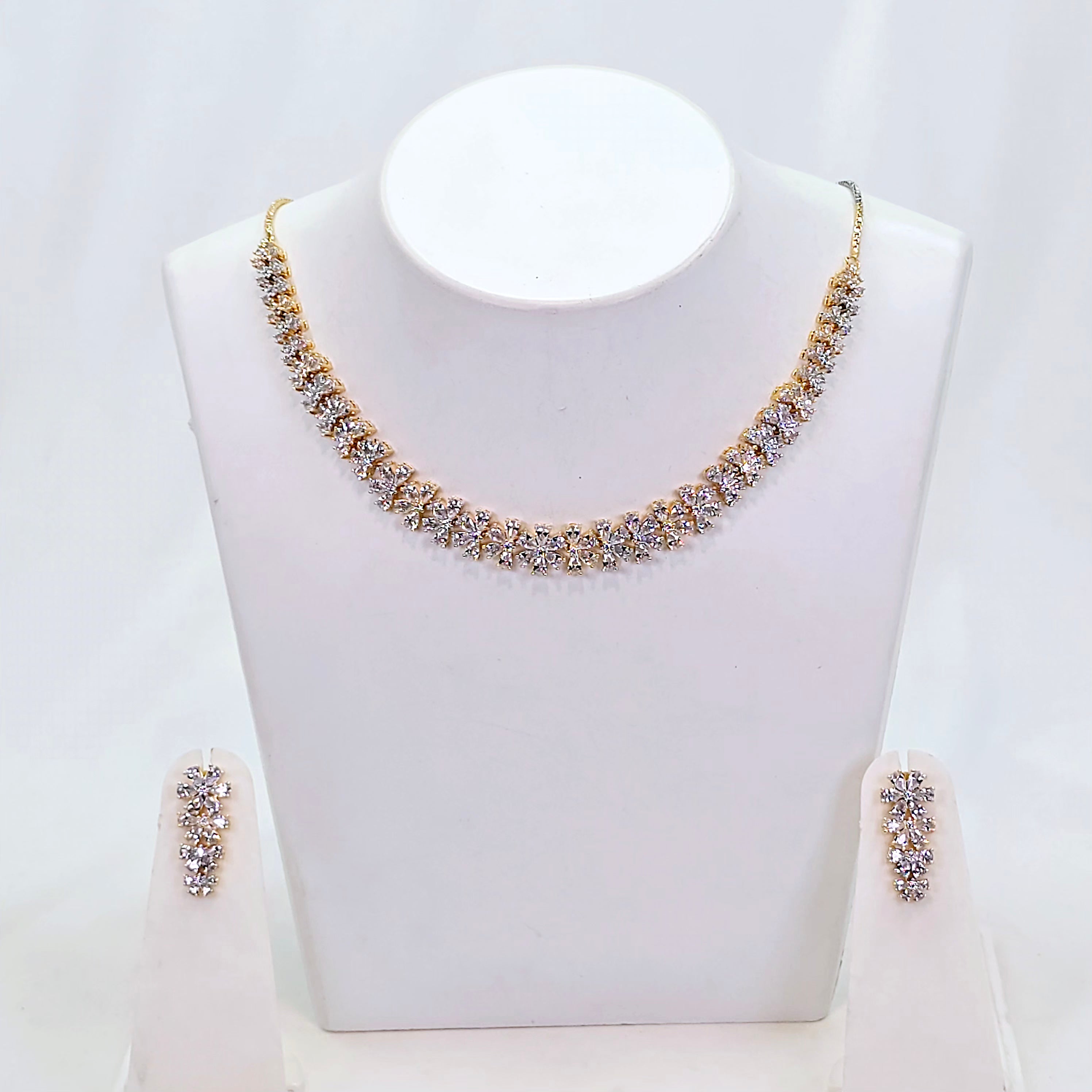 The Eliana Yellowgold A.D Necklace