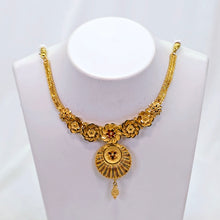 The Karina Goldforming Necklace