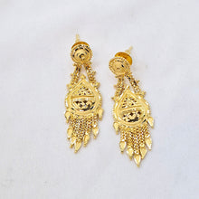 The Aara Goldforming Necklace