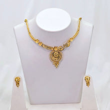 The Avisha Goldforming Necklace