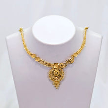 The Avisha Goldforming Necklace