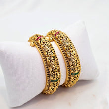 The Ikshana Rajwadi Bangle