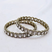 The Bela Victorian Polish Bangle