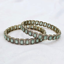 The Bela Victorian Polish Bangle