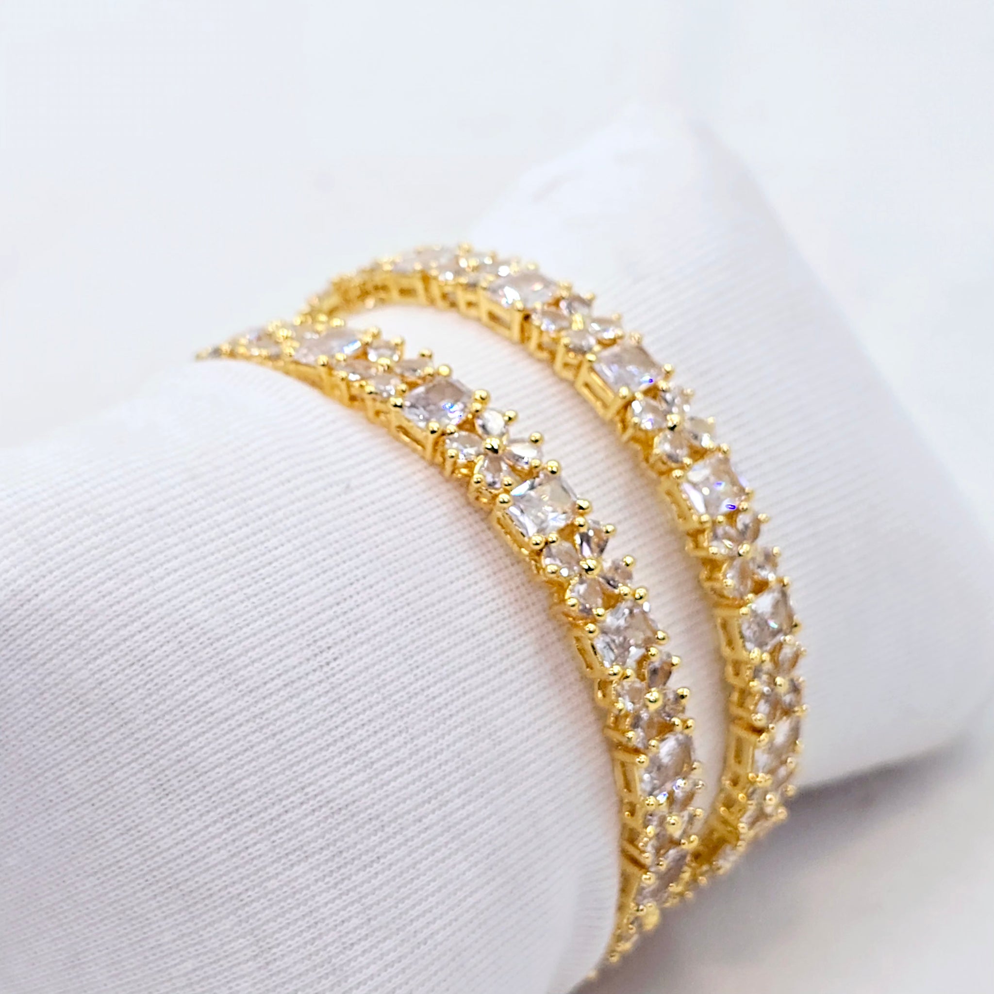 The Delyn Yellowgold A.D Bangle