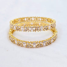 The Delyn Yellowgold A.D Bangle