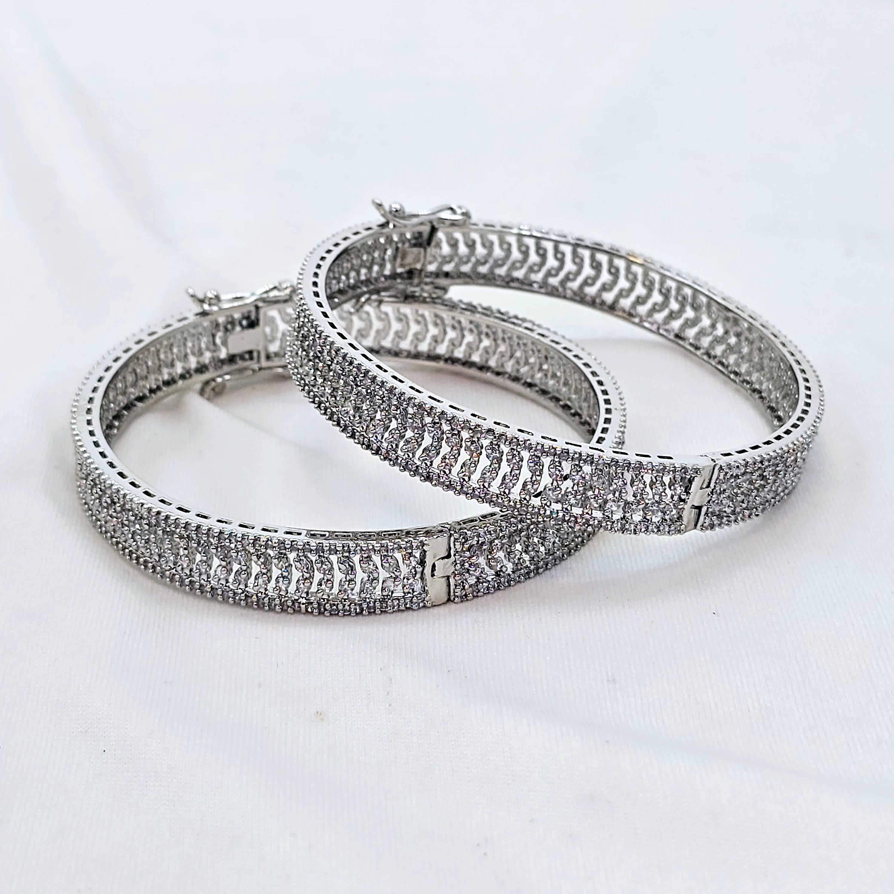 The Alba Whitegold A.D Bangle