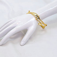 The Kavya Goldforming Bangle