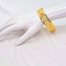 The Madnika Goldforming Bangle