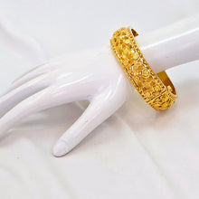 The Malvi Goldforming Bangle