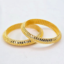 The Ishara Goldforming Bangle