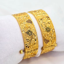 The Kirti Goldforming Bangle
